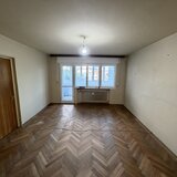 1 Mai, ap. 3 camere, 2 gr. sanitare, balcon, 80 mp, bloc termoizolat, garaj